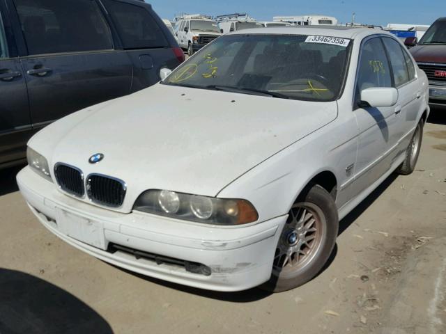 WBADT43412GY44537 - 2002 BMW 525 I AUTO WHITE photo 2