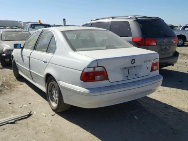WBADT43412GY44537 - 2002 BMW 525 I AUTO WHITE photo 3