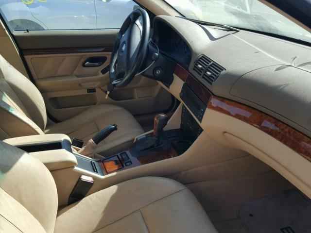WBADT43412GY44537 - 2002 BMW 525 I AUTO WHITE photo 5