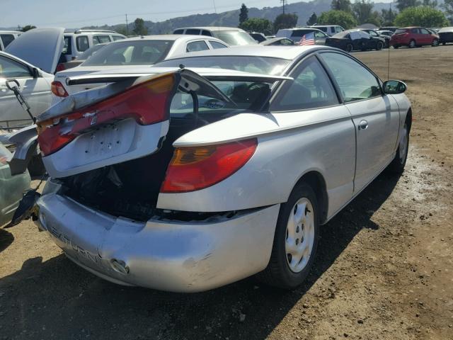 1G8ZY12712Z243132 - 2002 SATURN SC2 SILVER photo 4