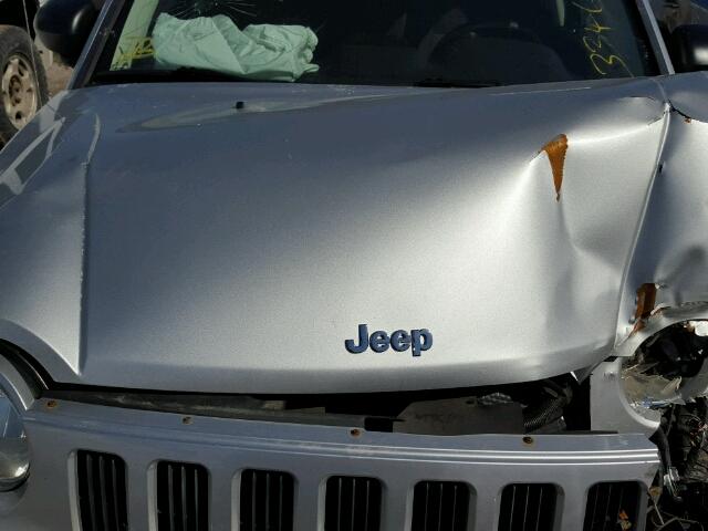 1J4FT47B89D237559 - 2009 JEEP COMPASS SP SILVER photo 7