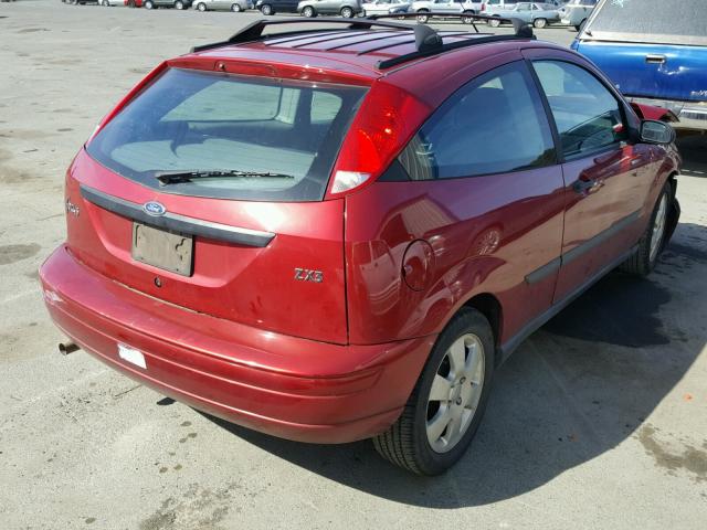 3FAFP31302R195994 - 2002 FORD FOCUS ZX3 RED photo 4