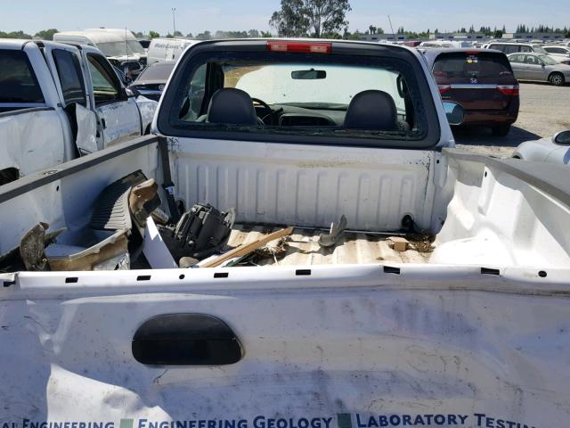 2FTRF17294CA57752 - 2004 FORD F-150 HERI WHITE photo 6