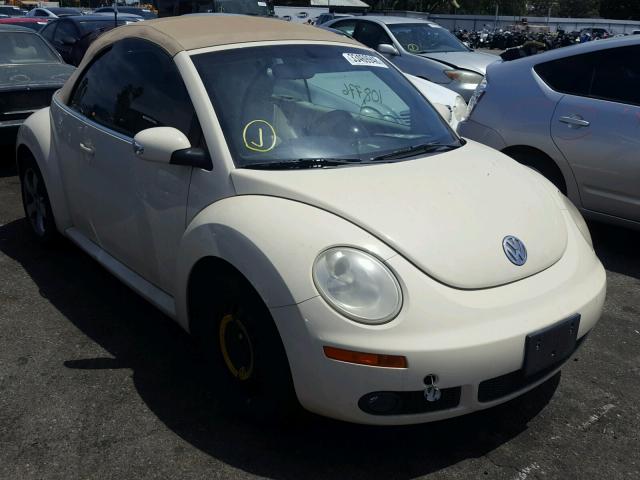 3VWSF31Y86M304712 - 2006 VOLKSWAGEN NEW BEETLE კრემისფერი ფოტო 1