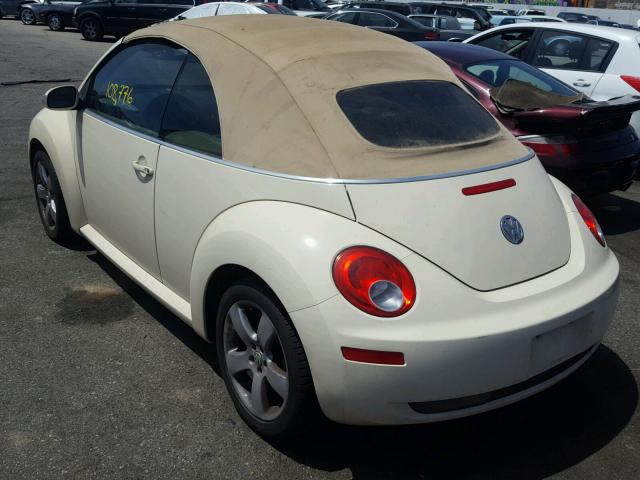 3VWSF31Y86M304712 - 2006 VOLKSWAGEN NEW BEETLE კრემისფერი ფოტო 3