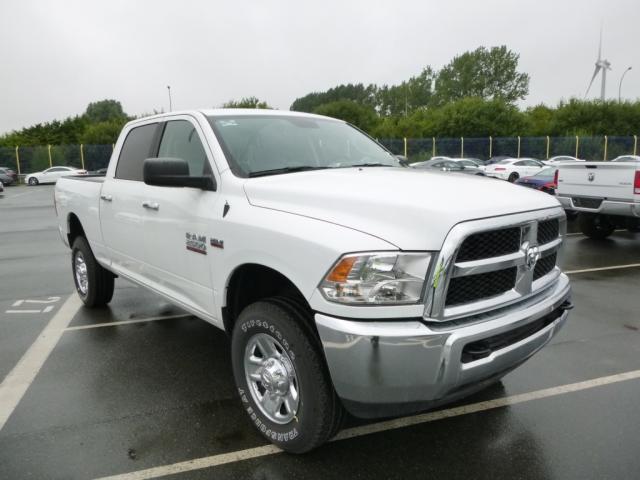 3C6TR5DT2HG763687 - 2017 RAM 2500 SLT WHITE photo 1