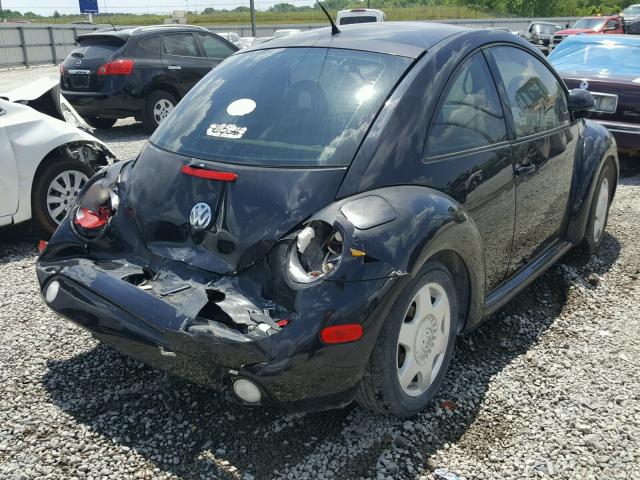 3VWDD21C8YM459051 - 2000 VOLKSWAGEN NEW BEETLE 黑色 照片 4
