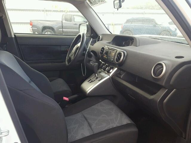 JTLZE4FE9CJ020818 - 2012 TOYOTA SCION XB Weiß Foto 5