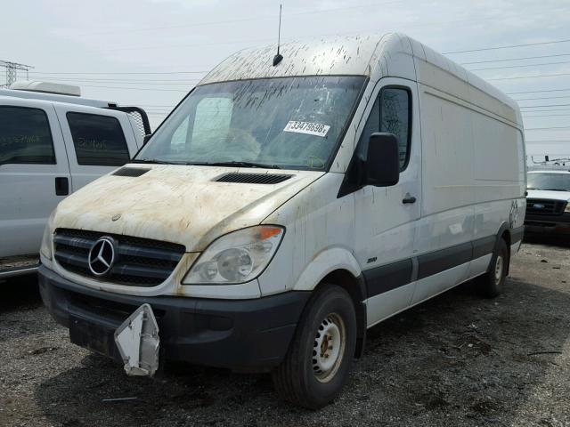 WD3PE8CB5B5576596 - 2011 MERCEDES-BENZ SPRINTER 2 WHITE photo 2