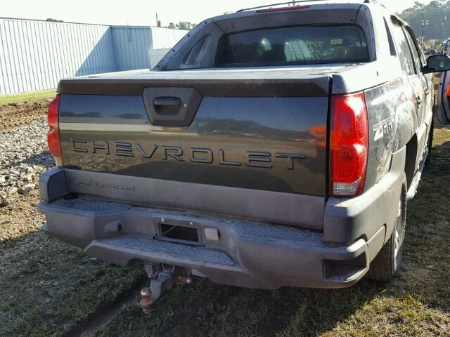 3GNEC13TX3G154599 - 2003 CHEVROLET AVALANCHE GRAY photo 4