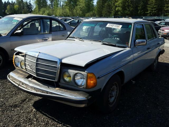 WDBAB23A0DB403807 - 1983 MERCEDES-BENZ 240 D GRAY photo 2