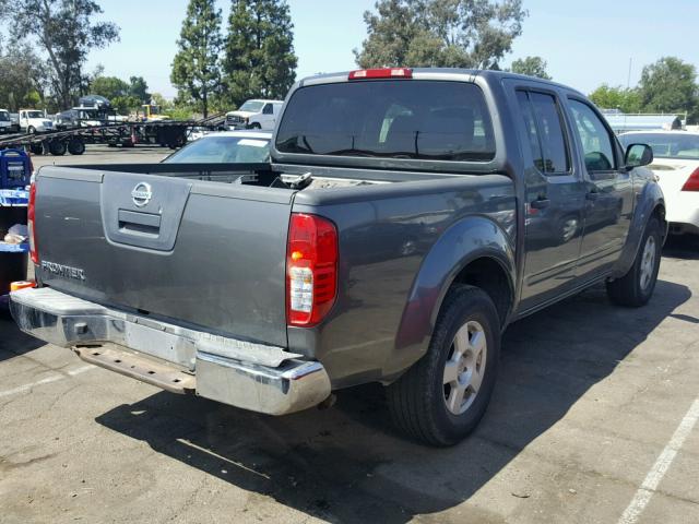 1N6AD07U88C413194 - 2008 NISSAN FRONTIER C GRAY photo 4