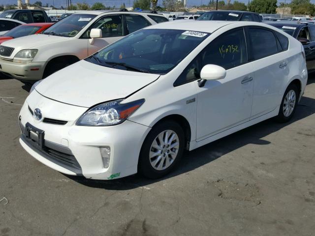 JTDKN3DPXF3069143 - 2015 TOYOTA PRIUS PLUG WHITE photo 2