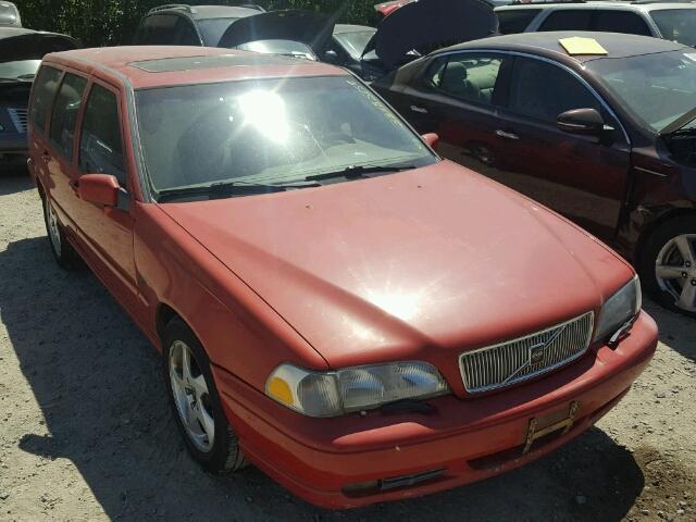 YV1LW5340W2361064 - 1998 VOLVO V70 T5 TUR RED photo 1