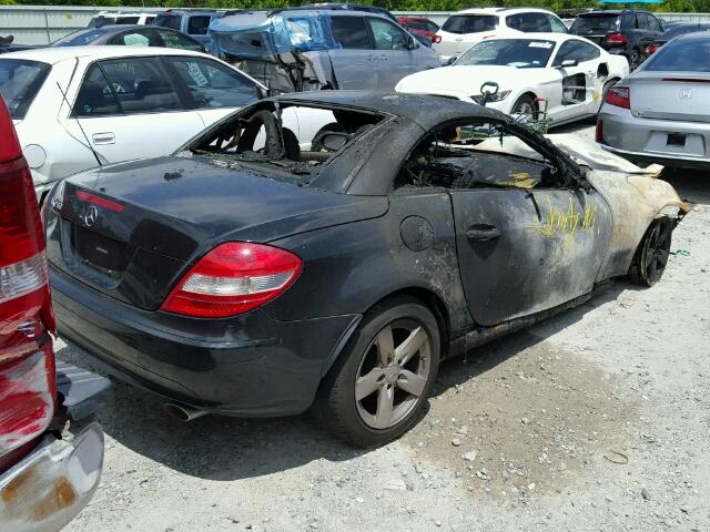 WDBWK54F96F099342 - 2006 MERCEDES-BENZ SLK 280 BLACK photo 4