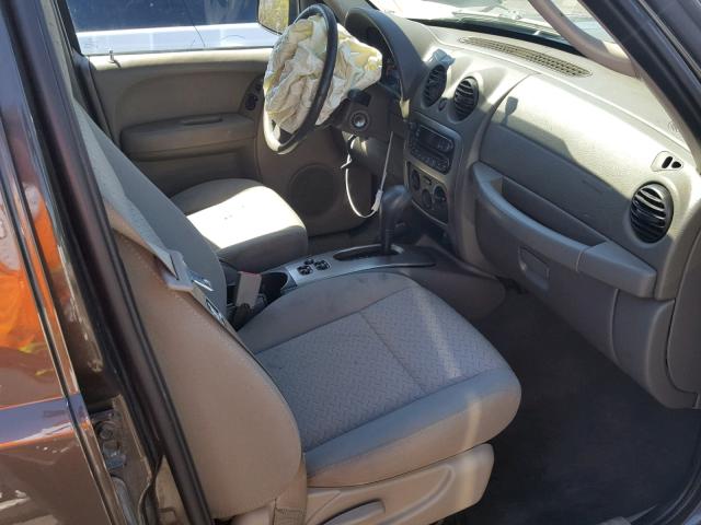 1J4GL38K45W724107 - 2005 JEEP LIBERTY RE BLACK photo 5