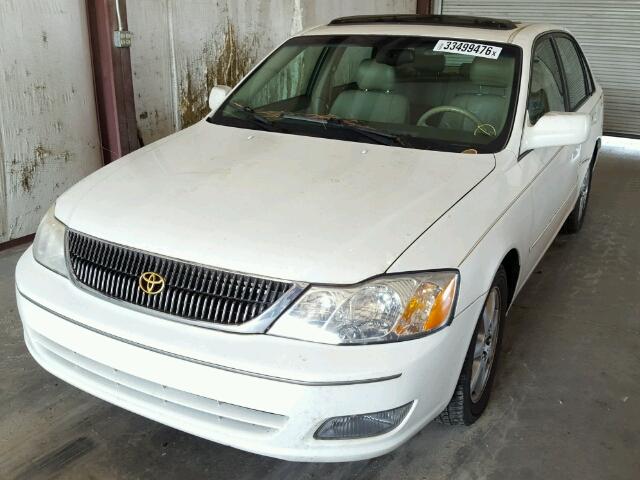 4T1BF28B3YU065854 - 2000 TOYOTA AVALON XL WHITE photo 2