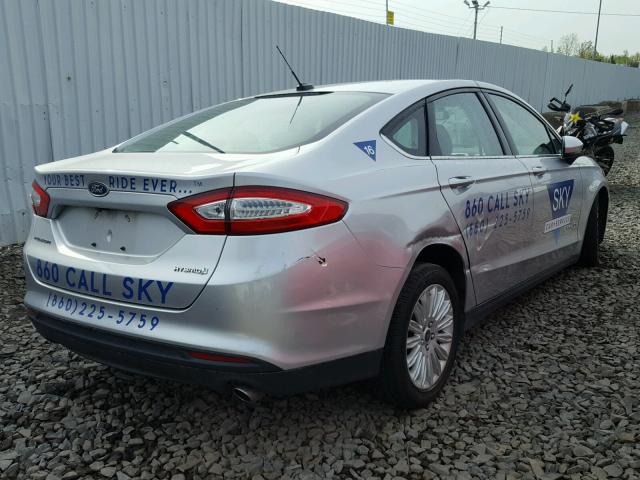 3FA6P0UU9FR155969 - 2015 FORD FUSION S H WHITE photo 4