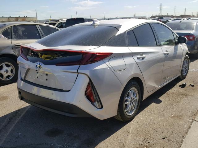 JTDKARFP0H3030107 - 2017 TOYOTA PRIUS PRIM SILVER photo 4