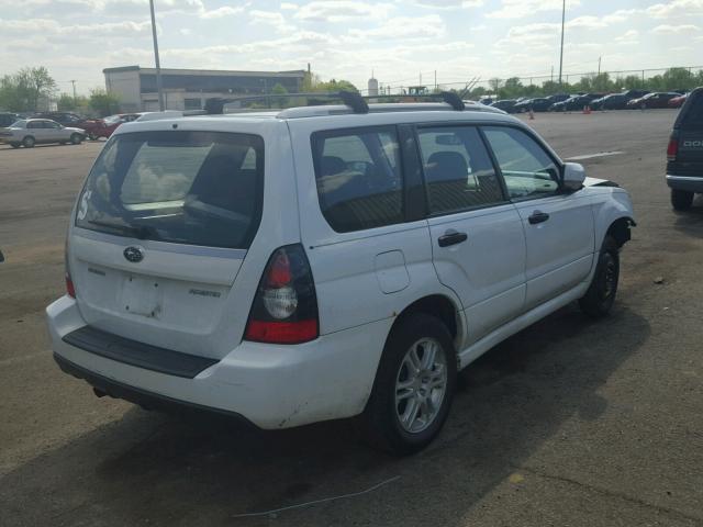 JF1SG66698H724131 - 2008 SUBARU FORESTER S WHITE photo 4