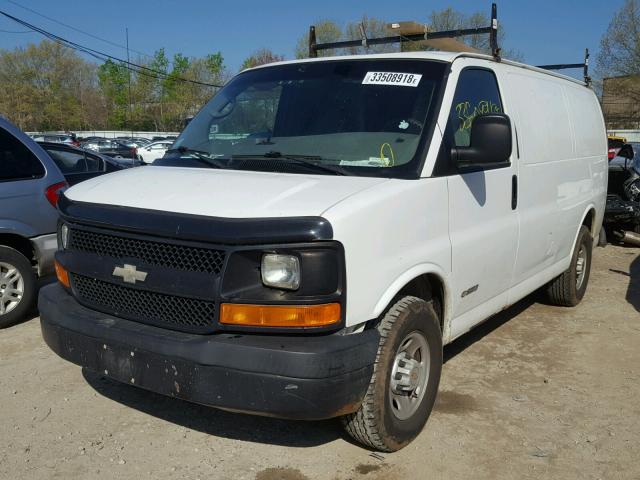 1GCGG25V951142164 - 2005 CHEVROLET EXPRESS G2 WHITE photo 2