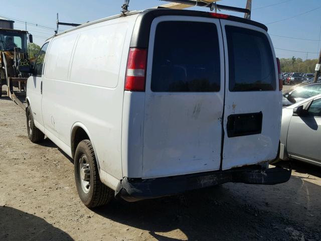 1GCGG25V951142164 - 2005 CHEVROLET EXPRESS G2 WHITE photo 3