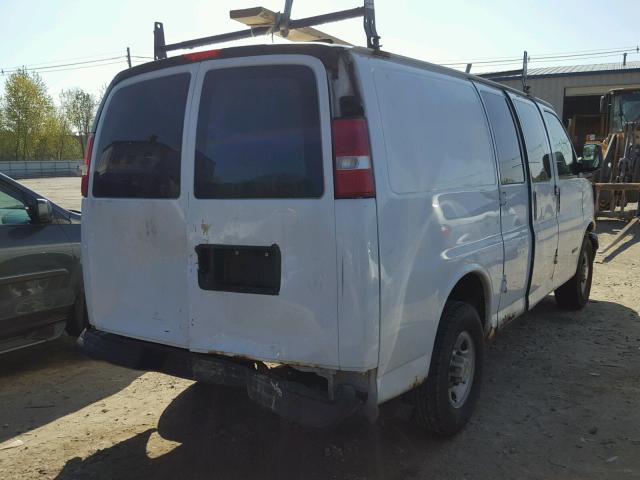 1GCGG25V951142164 - 2005 CHEVROLET EXPRESS G2 WHITE photo 4