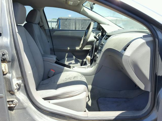 1G1ZG57NX84238209 - 2008 CHEVROLET MALIBU LS ნაცრისფერი ფოტო 5