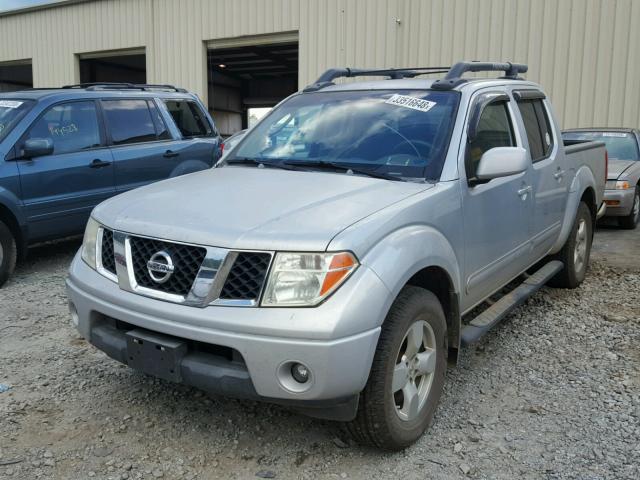 1N6AD07W07C417207 - 2007 NISSAN FRONTIER C SILVER photo 2