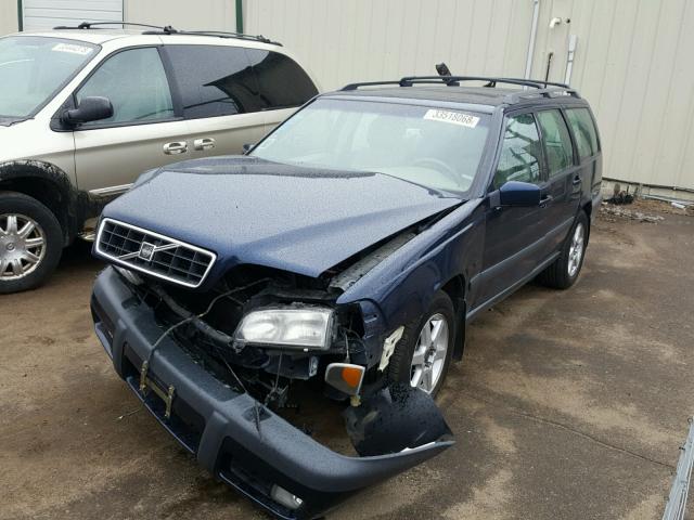 YV1LZ5648W2517404 - 1998 VOLVO V70 XC BLUE photo 2