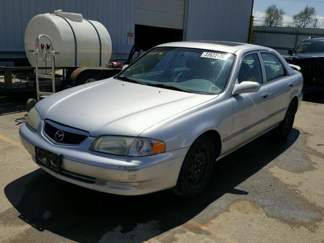 1YVGF22C725273498 - 2002 MAZDA 626 LX SILVER photo 2