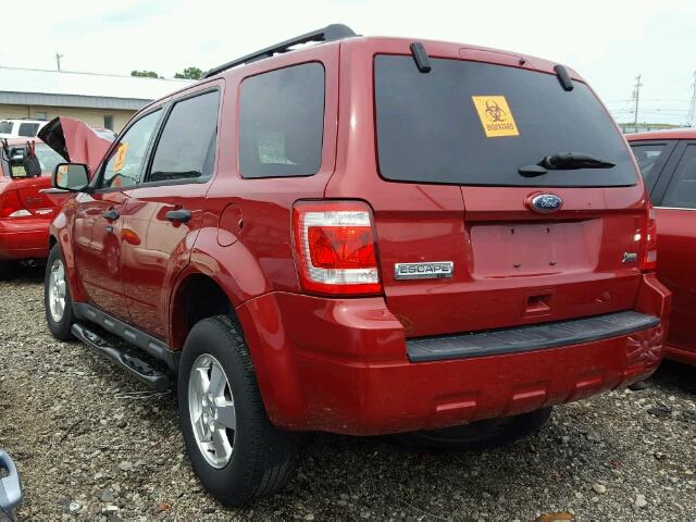 1FMCU0DG9BKA78983 - 2011 FORD ESCAPE XLT RED photo 3