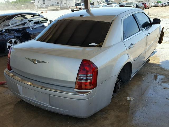 2C3KA63H87H798963 - 2007 CHRYSLER 300C SILVER photo 4