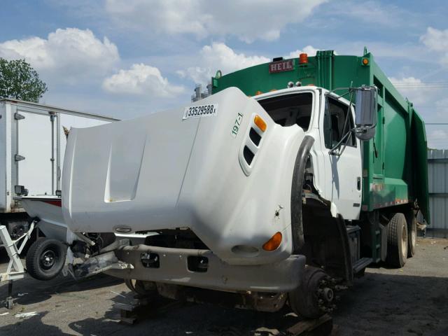 2FZHATDC64AN05432 - 2004 STERLING TRUCK LT 7500 WHITE photo 2