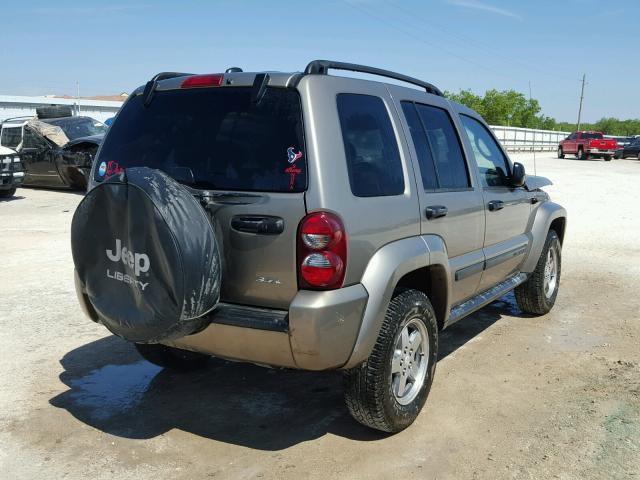 1J4GK38K05W689567 - 2005 JEEP LIBERTY RE TAN photo 4