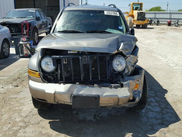 1J4GK38K05W689567 - 2005 JEEP LIBERTY RE TAN photo 9