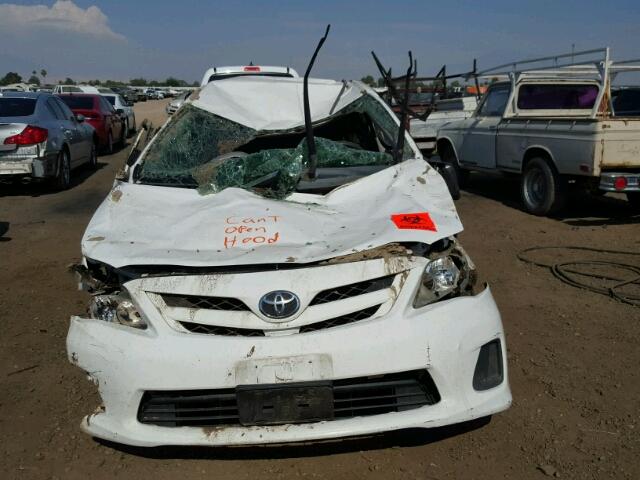 2T1BU4EE6BC586379 - 2011 TOYOTA COROLLA BA WHITE photo 9