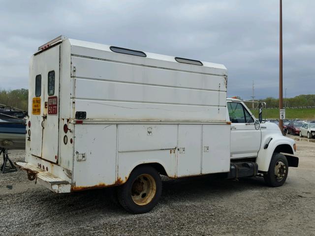 1FDNF72J6WVA19498 - 1998 FORD F700 LPO WHITE photo 4