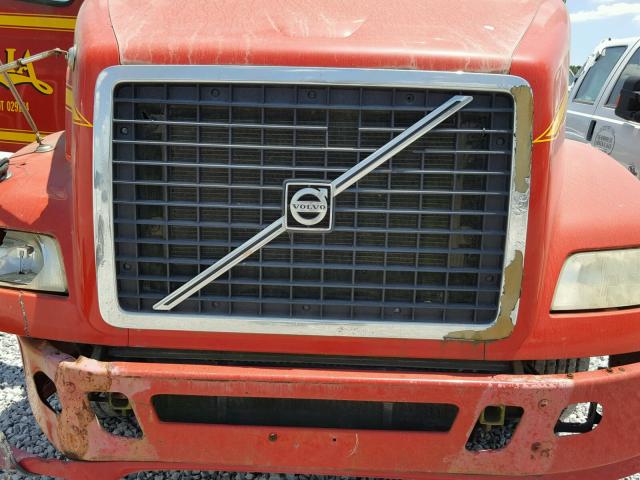 4V4M19GH45N379596 - 2005 VOLVO VN VNM RED photo 7