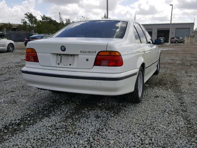 WBADM6337XBY25902 - 1999 BMW 528 I AUTO WHITE photo 4