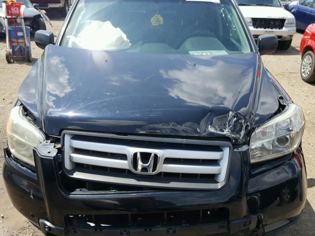 2HKYF18146H541679 - 2006 HONDA PILOT LX BLACK photo 7