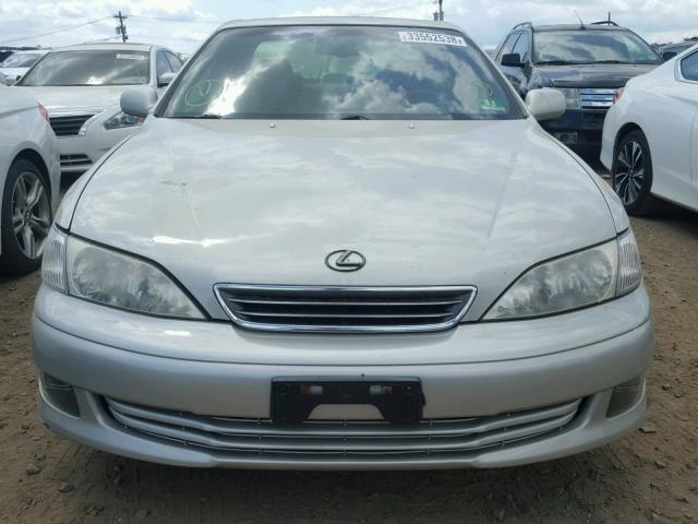 JT8BF28G710308819 - 2001 LEXUS ES 300 SILVER photo 9