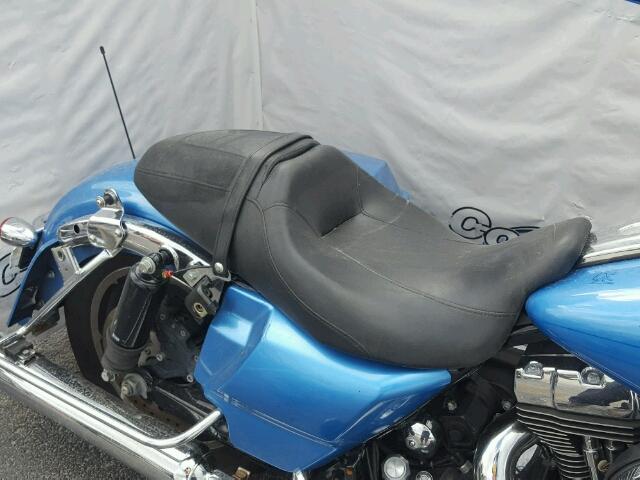 1HD1KHM18BB625297 - 2011 HARLEY-DAVIDSON FLTRX BLUE photo 6