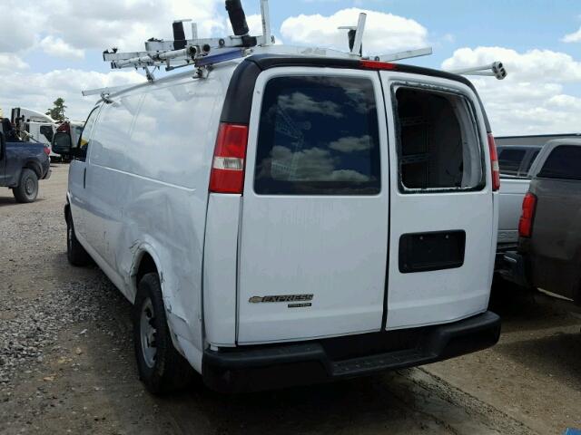 1GCWGGFF1F1171272 - 2015 CHEVROLET EXPRESS G2 WHITE photo 3