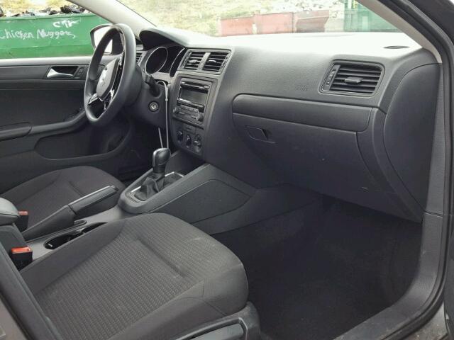 3VW2K7AJ7FM313049 - 2015 VOLKSWAGEN JETTA BASE GRAY photo 5