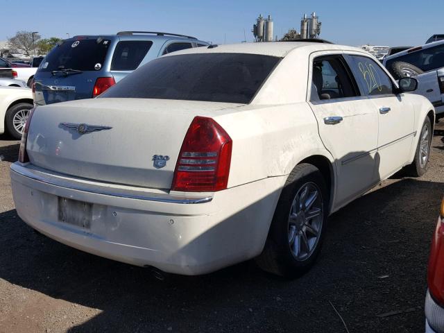 2C3LA63H56H290405 - 2006 CHRYSLER 300C CREAM photo 4