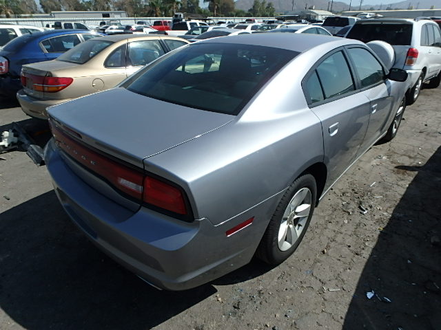 2C3CDXBGXEH262409 - 2014 DODGE CHARGER SE SILVER photo 4