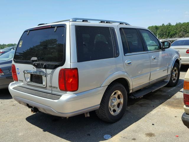 5LMEU27A0YLJ35325 - 2000 LINCOLN NAVIGATOR SILVER photo 4