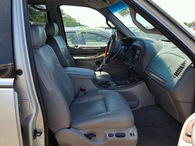 5LMEU27A0YLJ35325 - 2000 LINCOLN NAVIGATOR SILVER photo 5