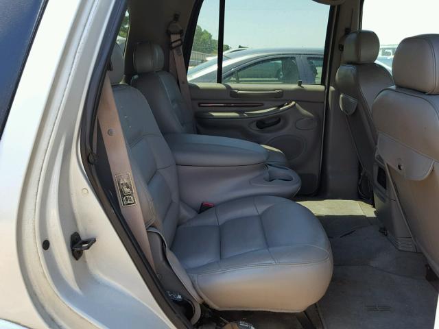 5LMEU27A0YLJ35325 - 2000 LINCOLN NAVIGATOR SILVER photo 6